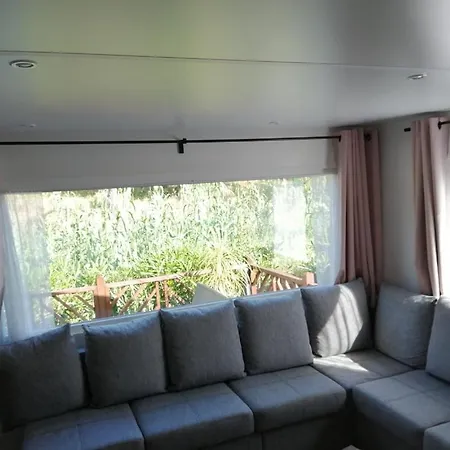 Kemping Mobil Equipe 6 Places Au Calme Fréjus